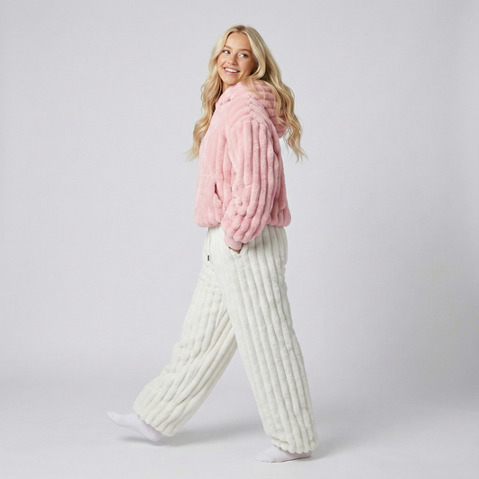 The hugwear™ blanket hoodie - pink