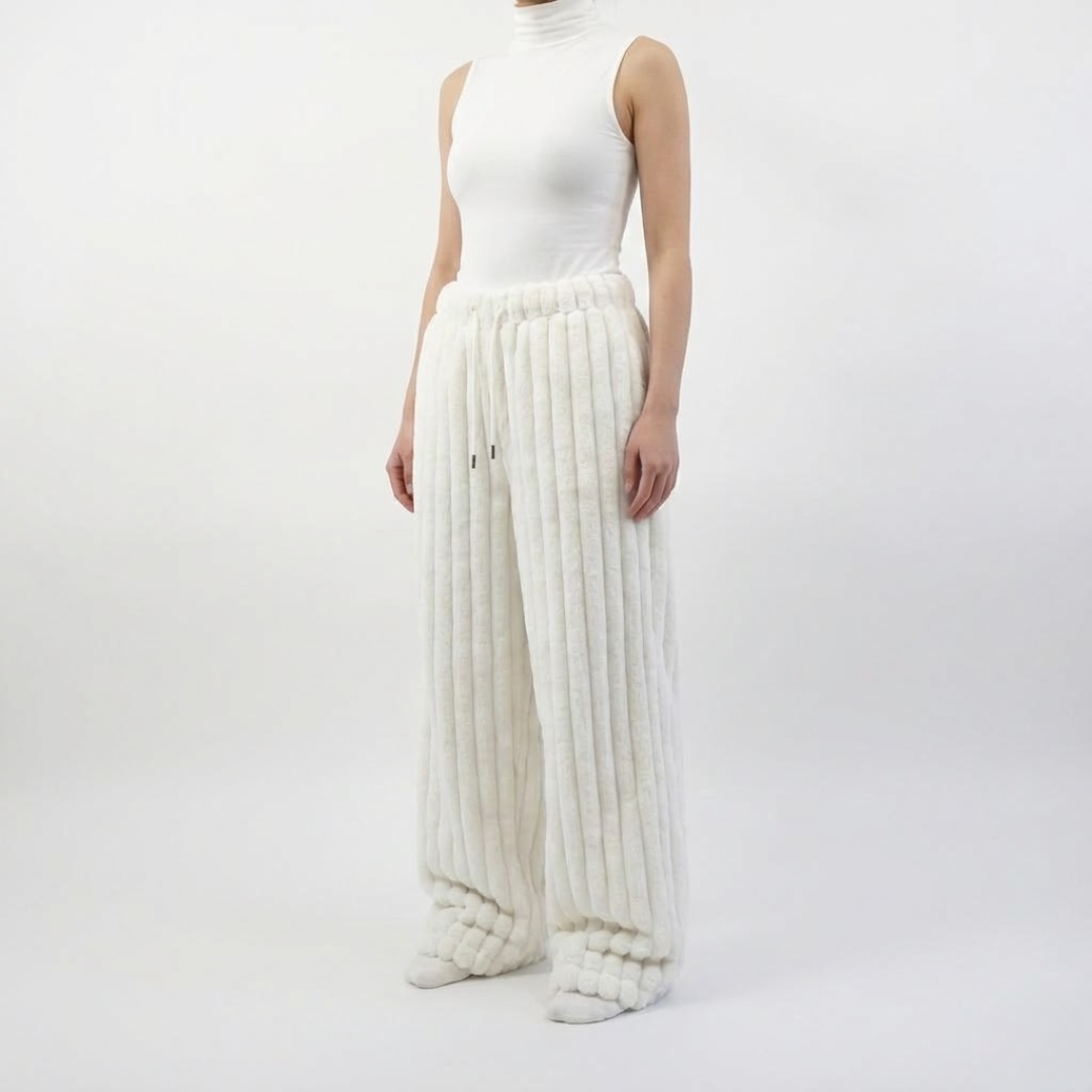 The hugwear™ blanket pants - white